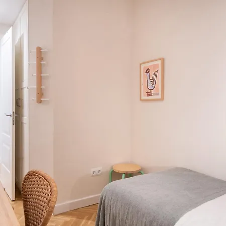 Eulalias Lodges Barcelona Exterior photo