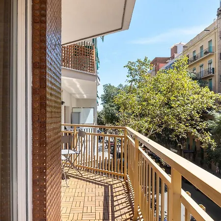 Eulalias Lodges Barcelona Exterior photo